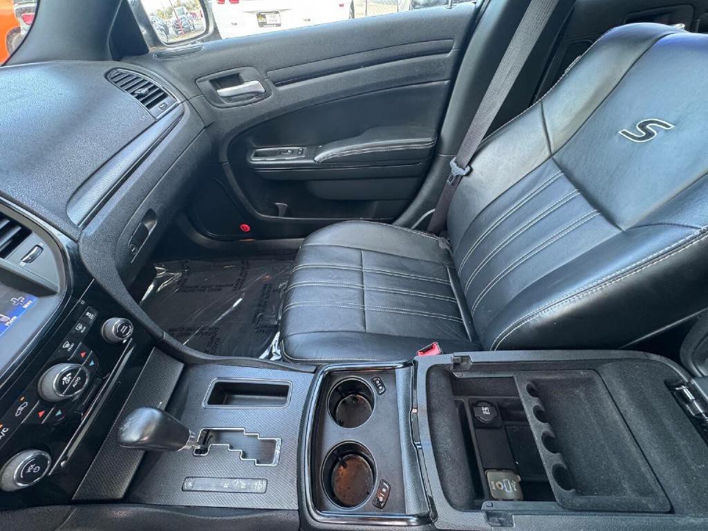 2014 Chrysler 300 Image 29