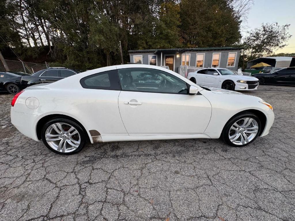 2010 INFINITI G37 Image 6