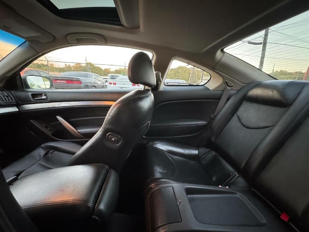 2010 INFINITI G37 Image 10