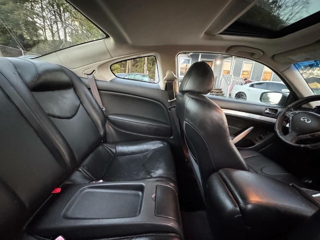 2010 INFINITI G37 Image 12