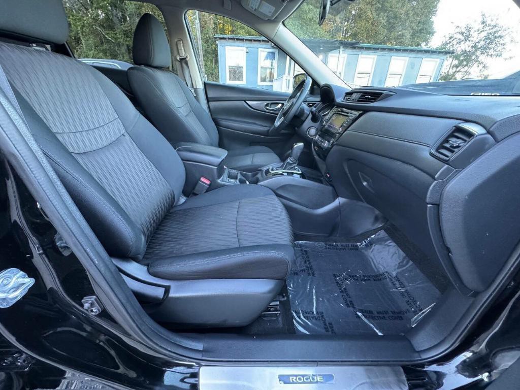 2018 Nissan Rogue Image 16