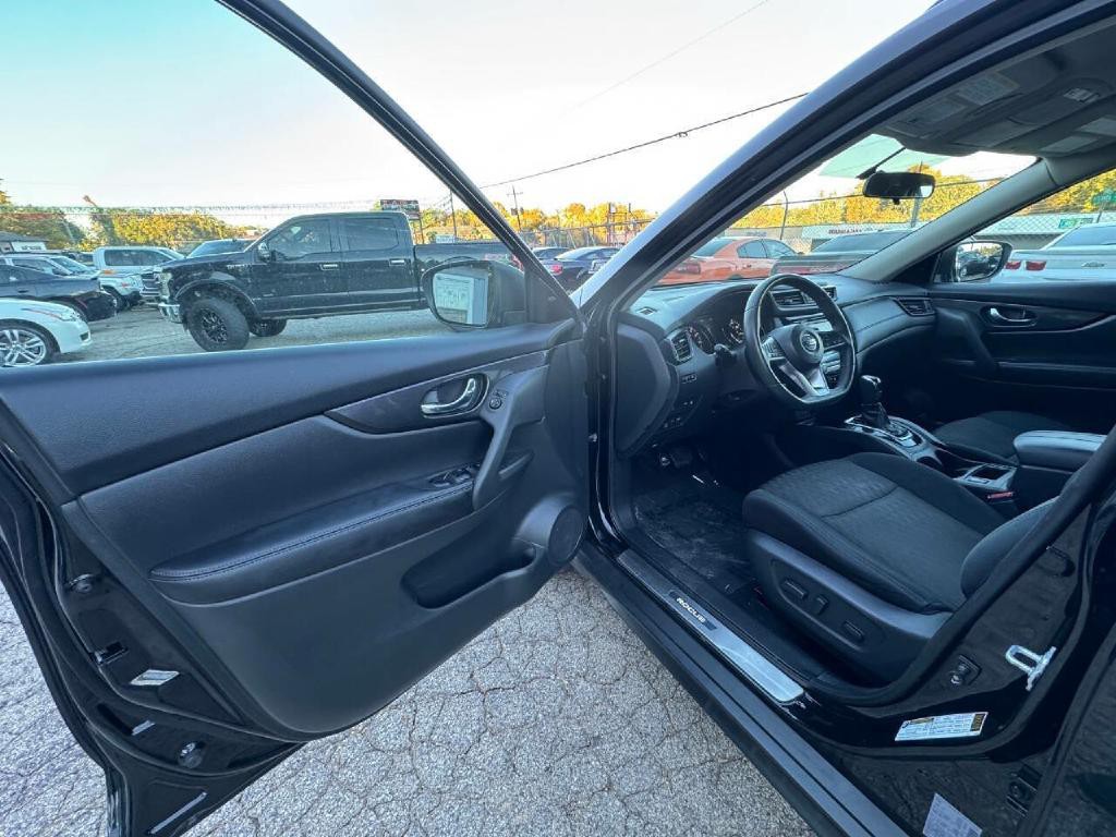 2018 Nissan Rogue Image 23