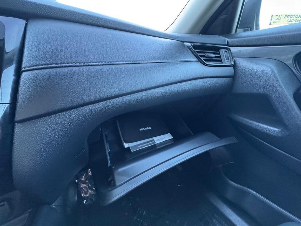 2018 Nissan Rogue Image 29