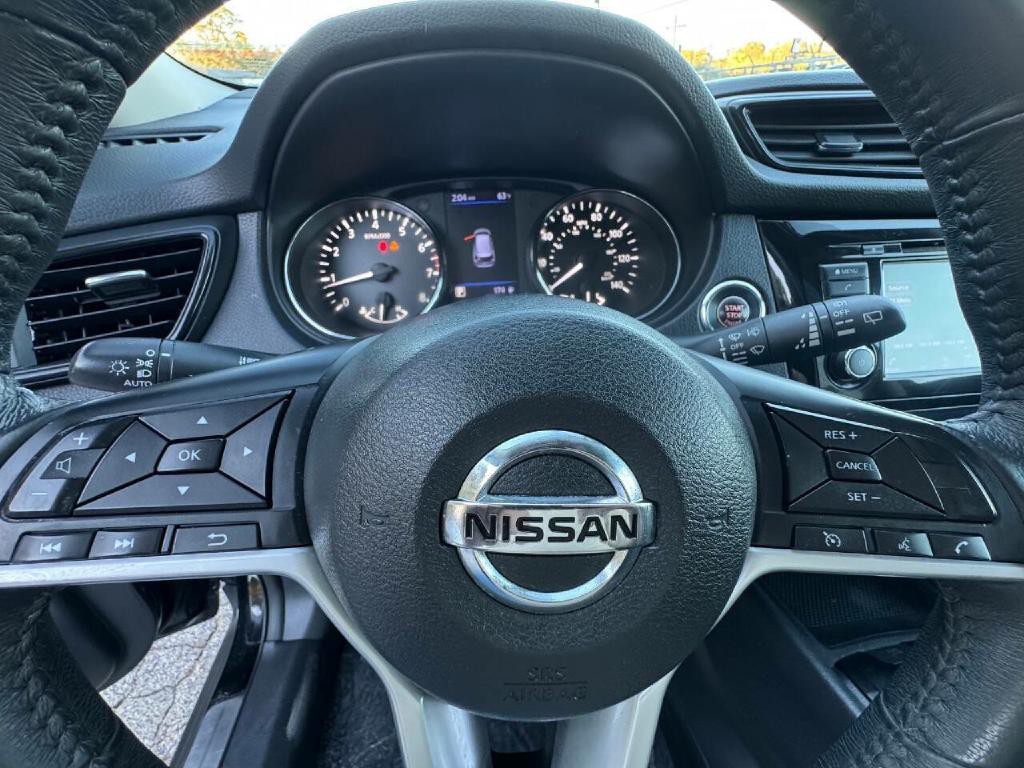 2018 Nissan Rogue Image 32