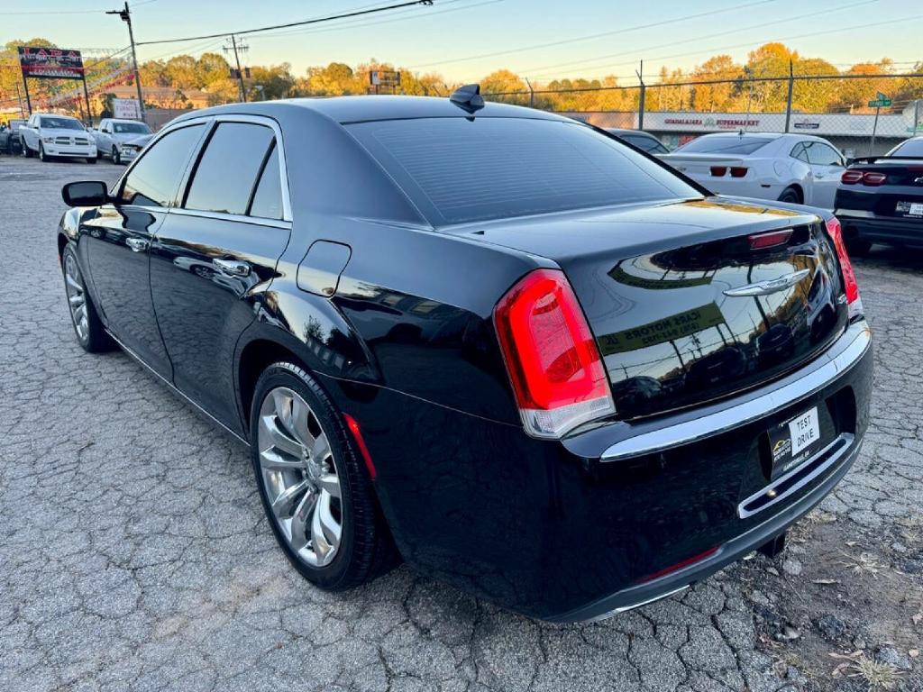 2016 Chrysler 300 Image 4