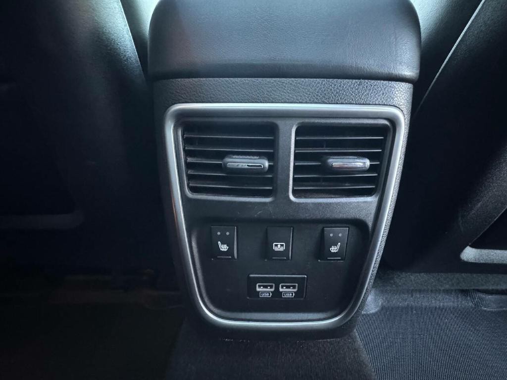 2016 Chrysler 300 Image 14