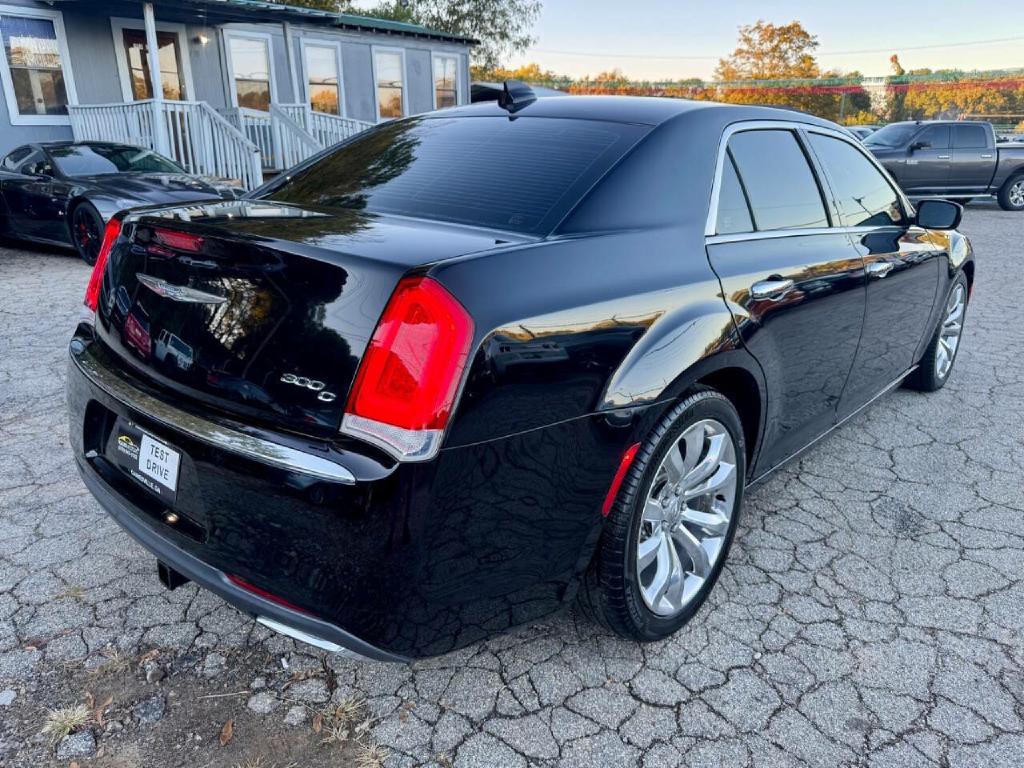 2016 Chrysler 300 Image 3