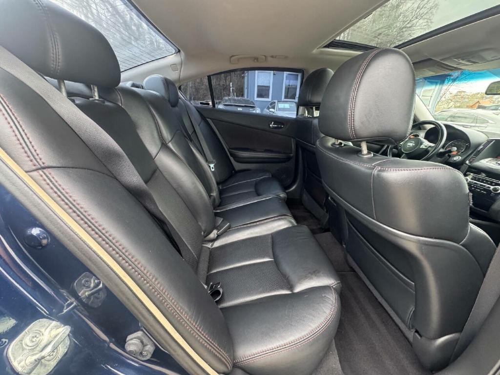 2011 Nissan Maxima Image 10