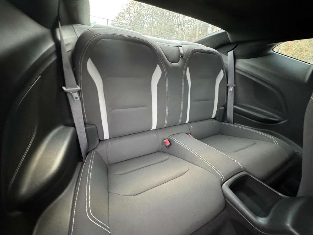 2016 Chevrolet Camaro Image 12