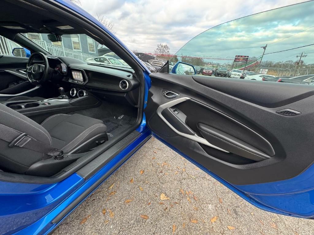 2016 Chevrolet Camaro Image 17