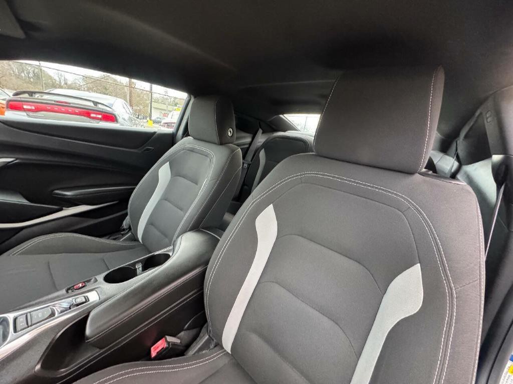 2016 Chevrolet Camaro Image 19