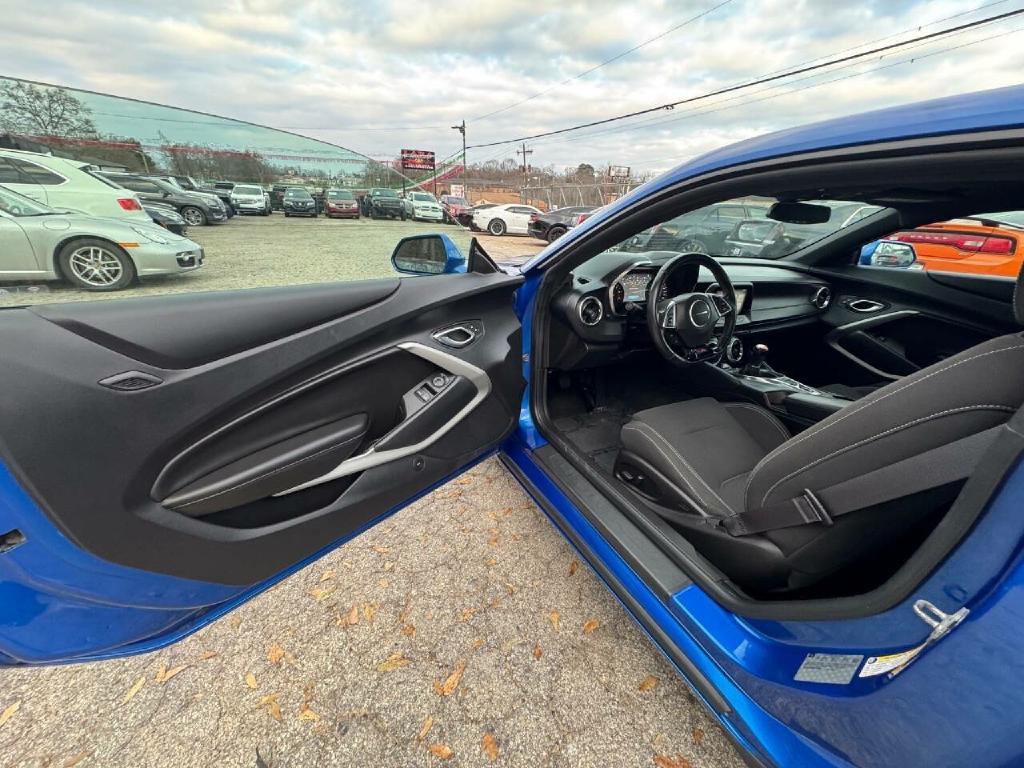 2016 Chevrolet Camaro Image 21