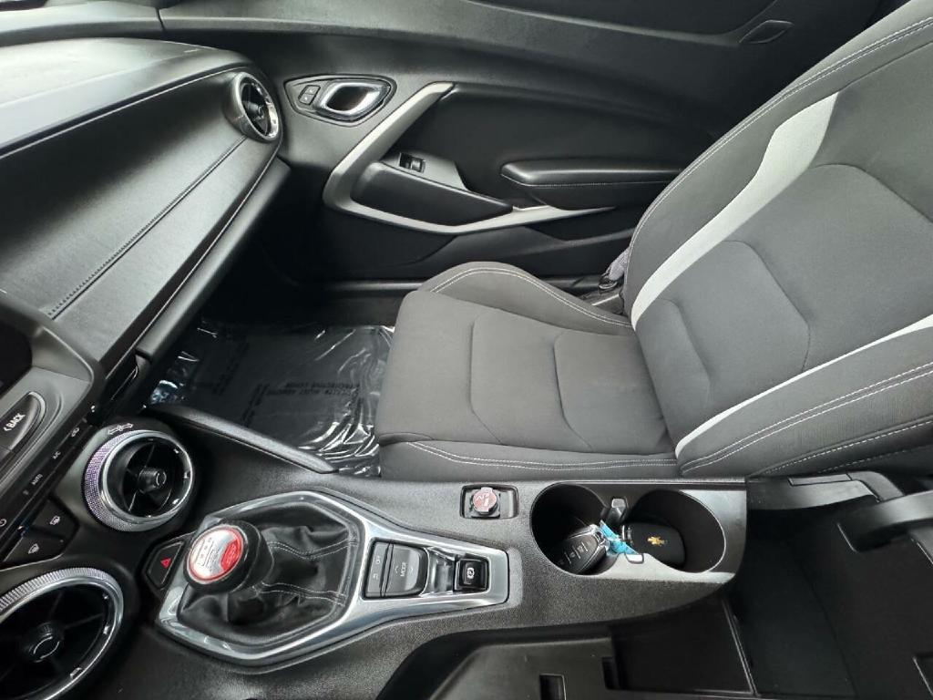 2016 Chevrolet Camaro Image 26