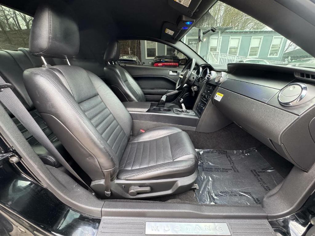 2006 Ford Mustang Image 16