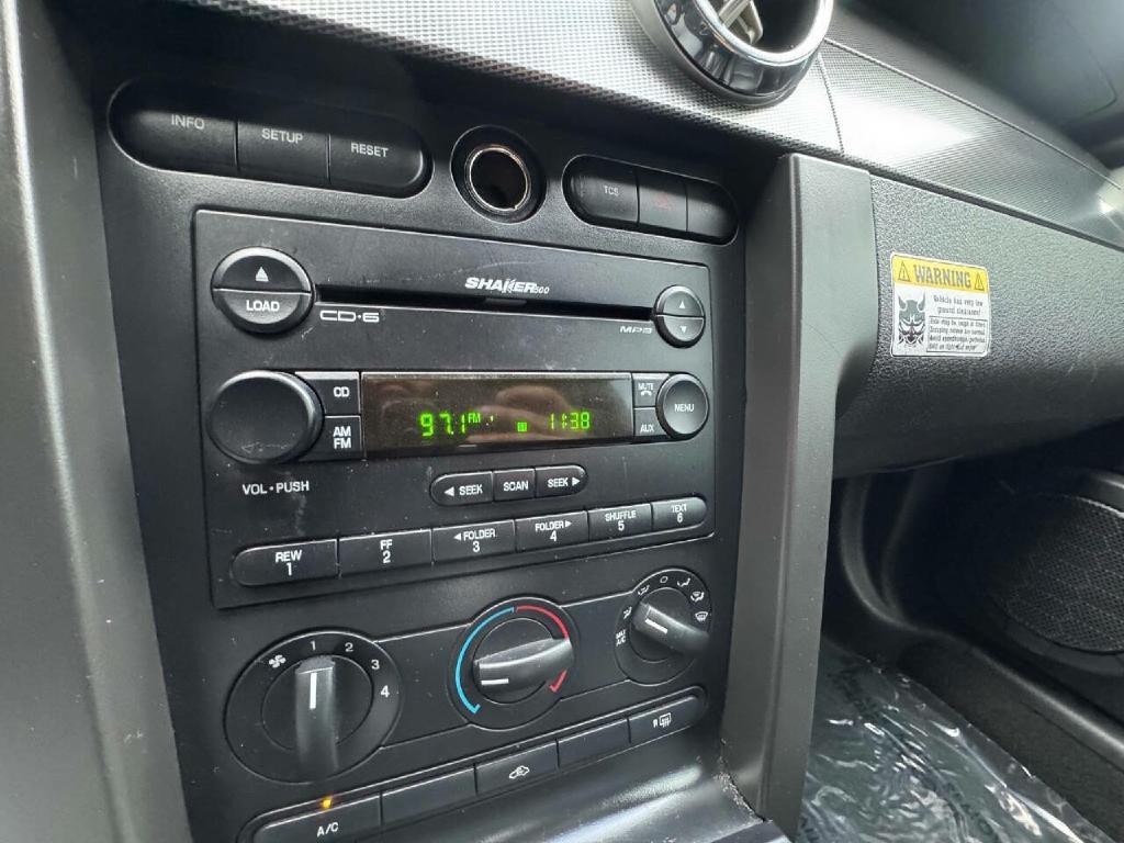 2006 Ford Mustang Image 28