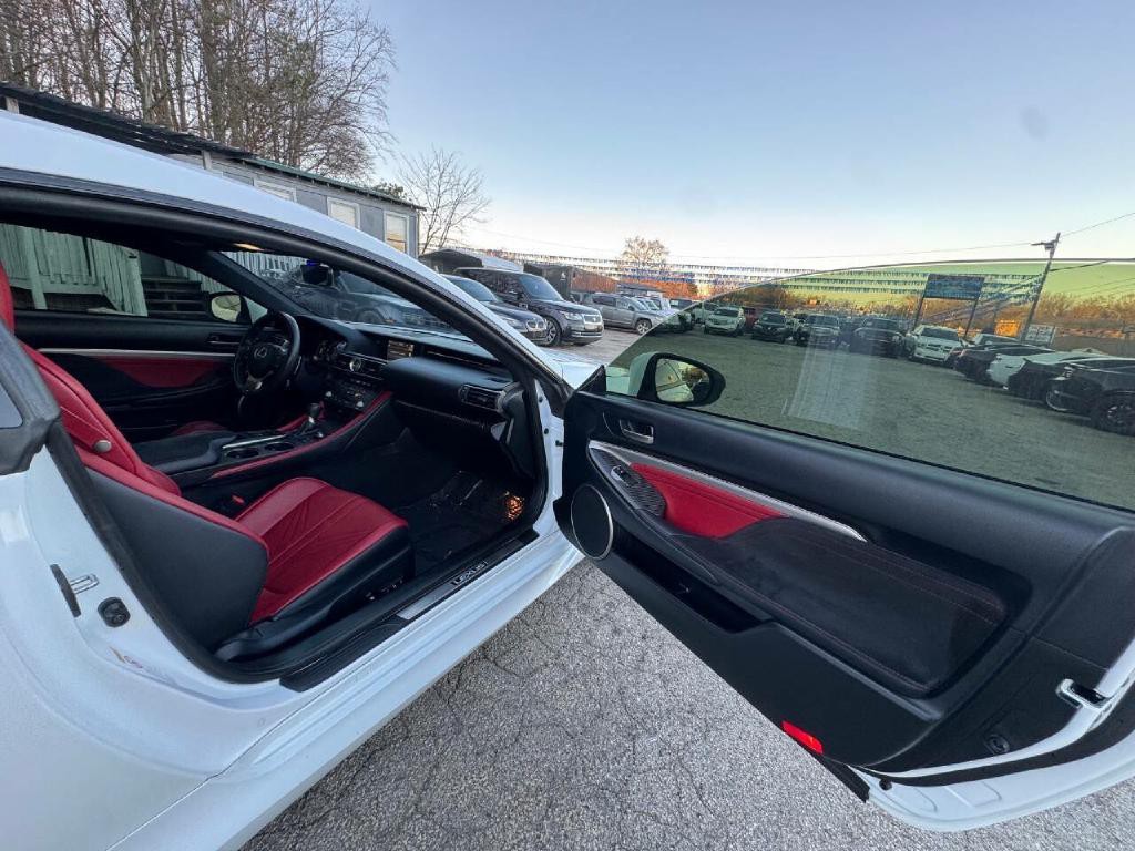 2015 Lexus RC F Image 16