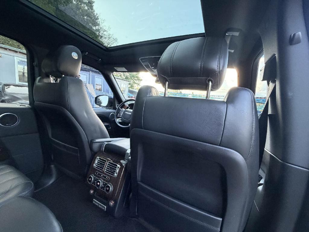2014 Land Rover Range Rover Image 14