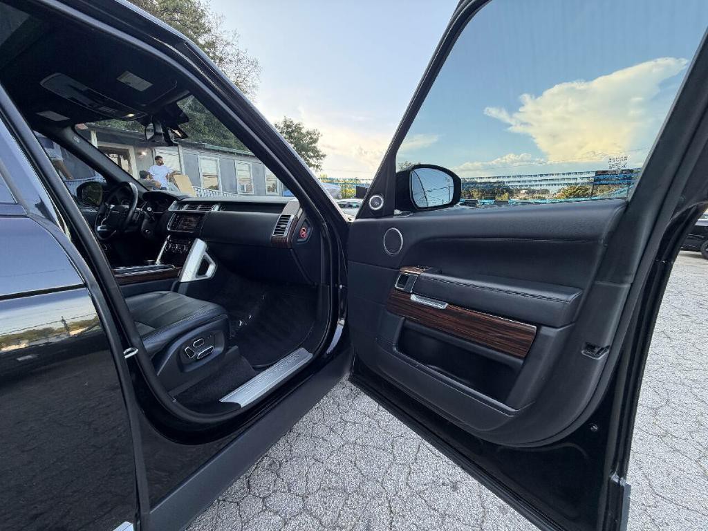 2014 Land Rover Range Rover Image 21