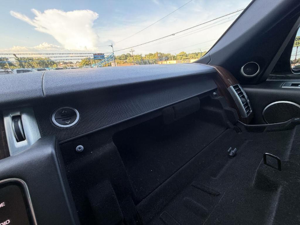2014 Land Rover Range Rover Image 30
