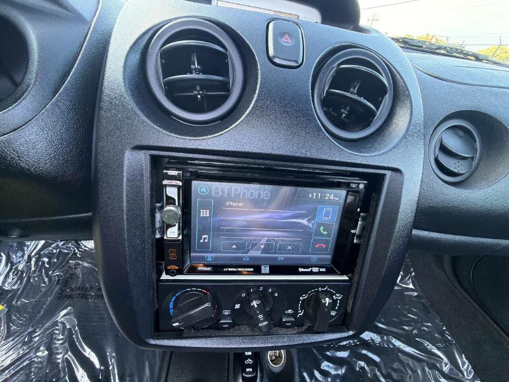 2005 Mitsubishi Eclipse Image 24