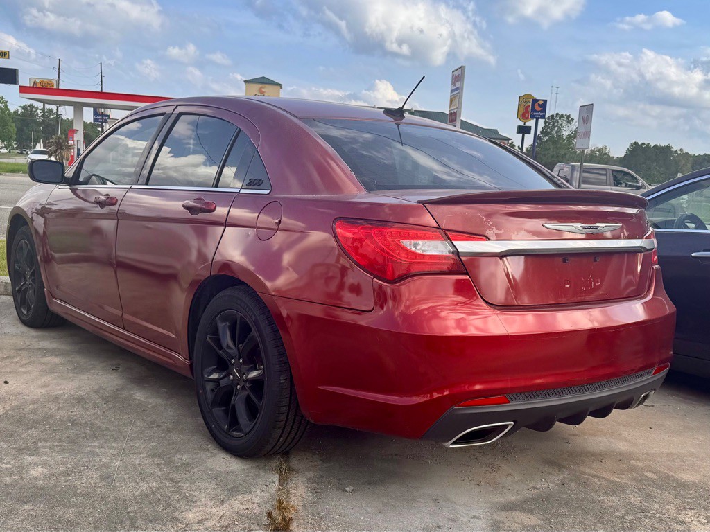 2014 Chrysler 200 Image 5