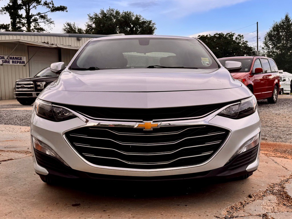 2020 Chevrolet Malibu Image 2