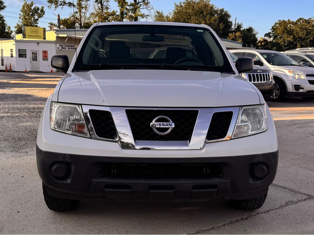 2018 Nissan Frontier Image 2