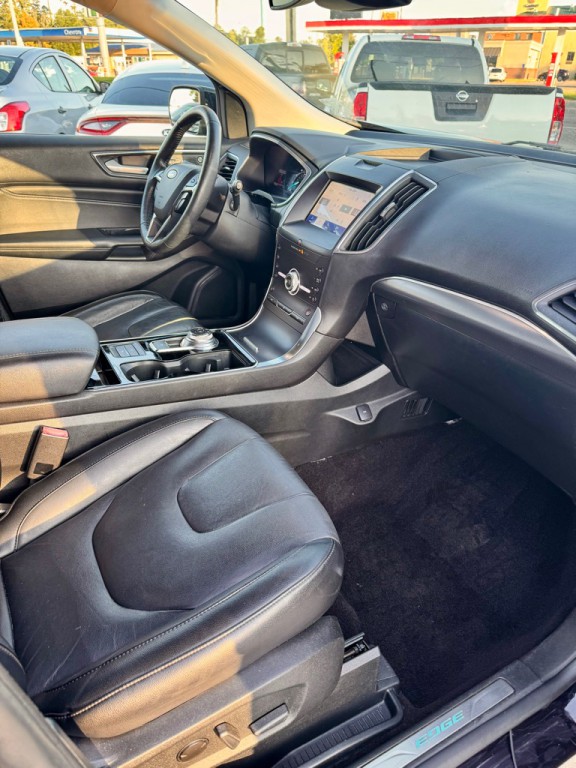 2020 Ford Edge Image 12