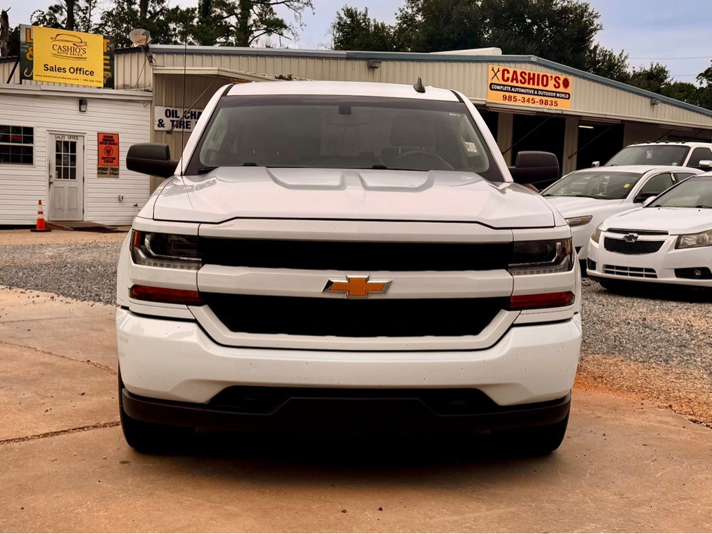 2018 Chevrolet Silverado 1500 Image 2