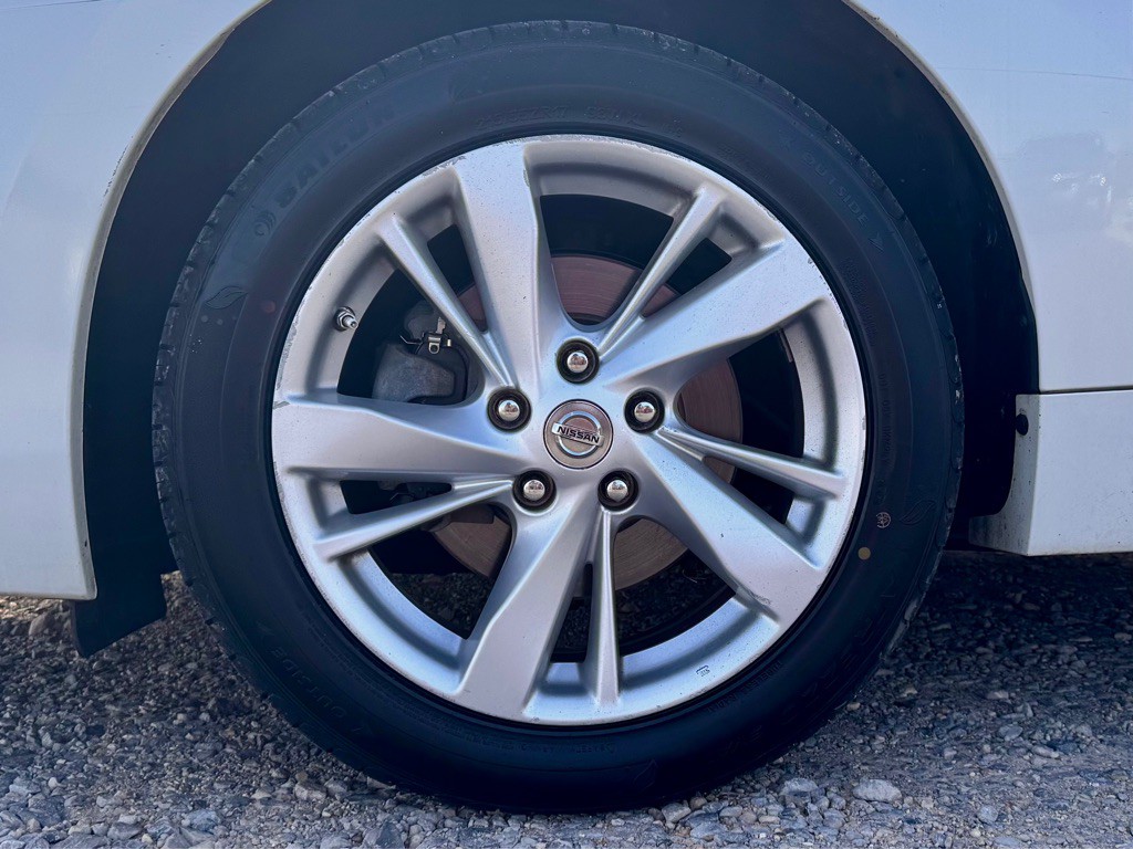 2013 Nissan Altima Image 9