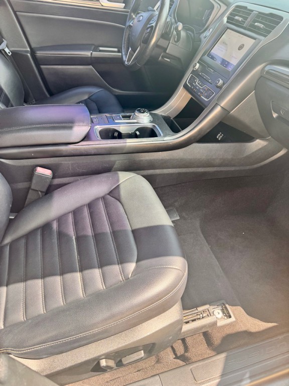 2019 Ford Fusion Image 12