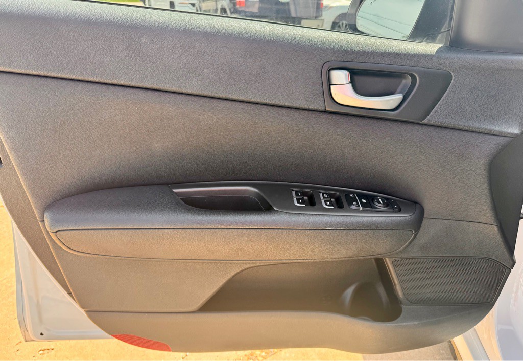 2019 Kia Optima Image 10