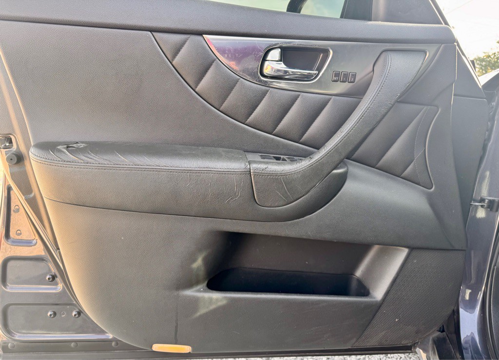 2009 INFINITI FX35 Image 10
