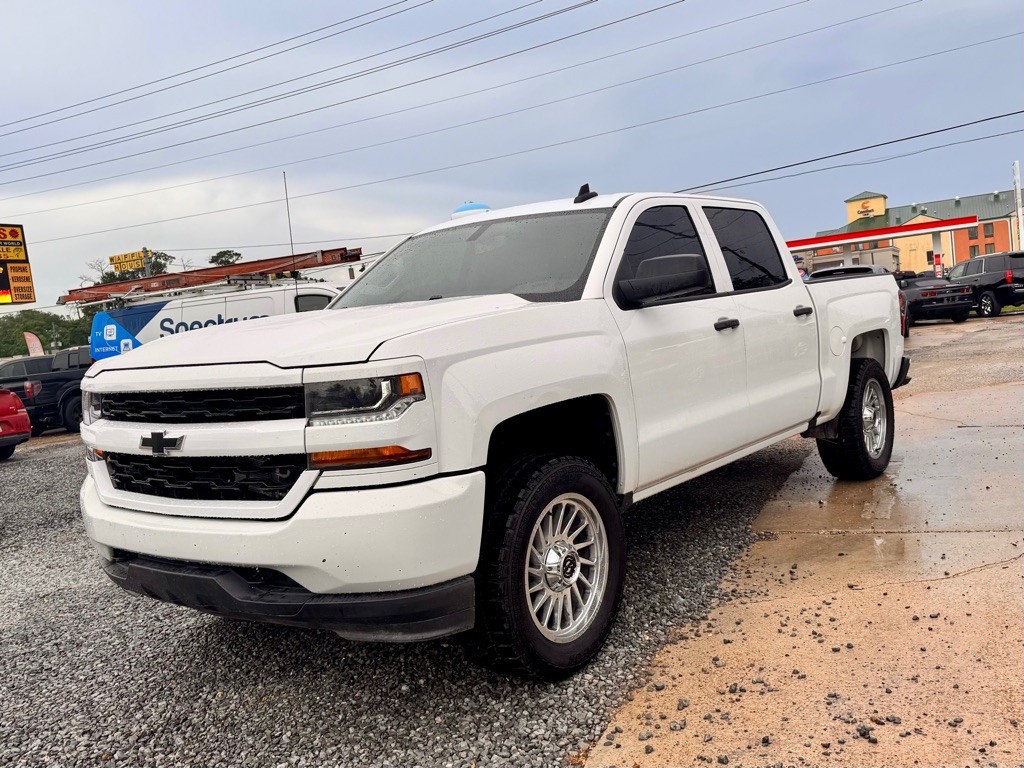 2018 Chevrolet Silverado 1500 Image 1