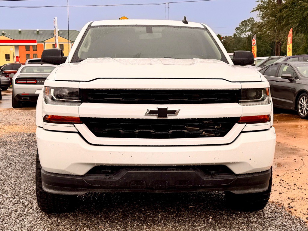 2018 Chevrolet Silverado 1500 Image 2