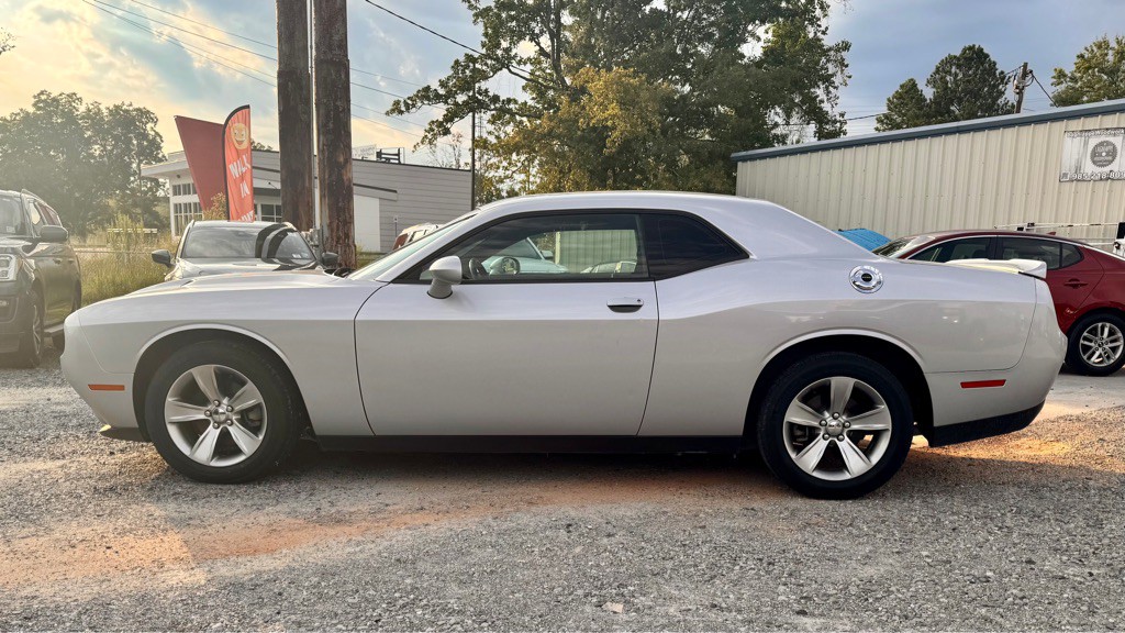 2021 Dodge Challenger Image 8