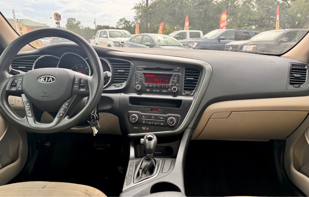 2011 Kia Optima Image 12