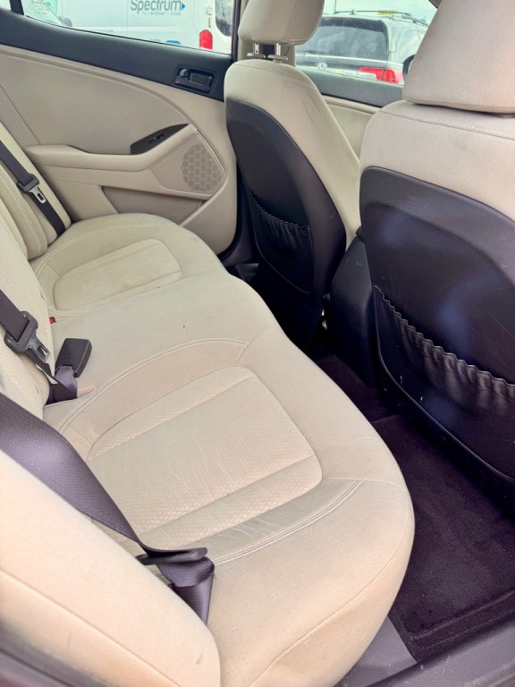 2011 Kia Optima Image 15