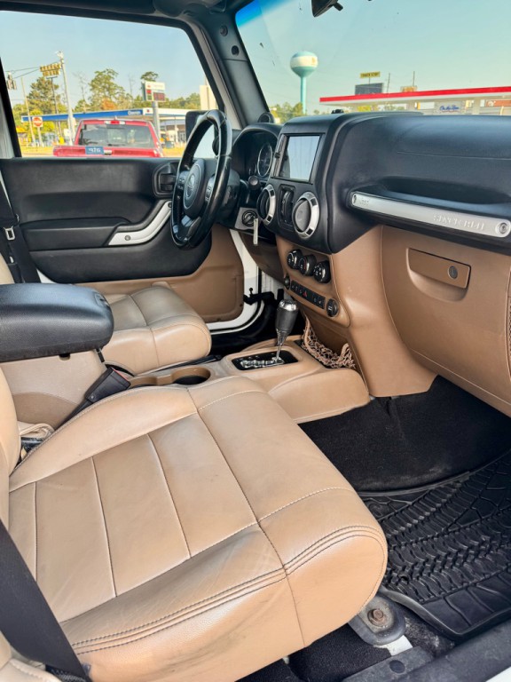 2012 Jeep Wrangler Unlimited Image 12