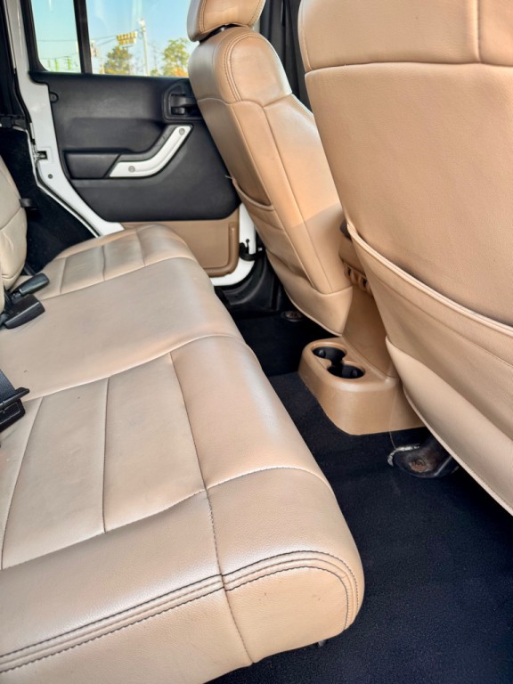 2012 Jeep Wrangler Unlimited Image 14
