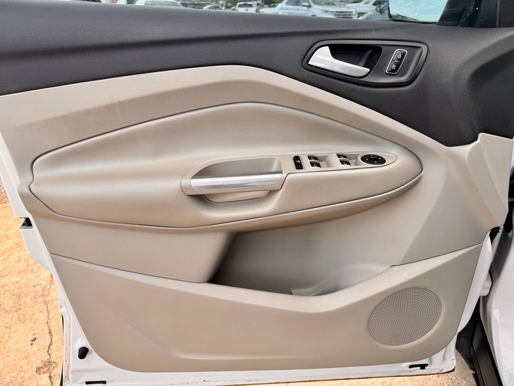 2016 Ford Escape Image 9