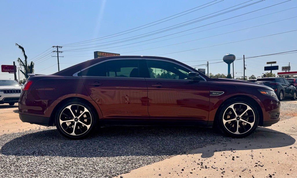 2015 Ford Taurus Image 4