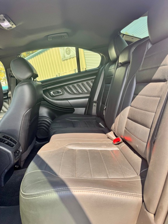 2015 Ford Taurus Image 14