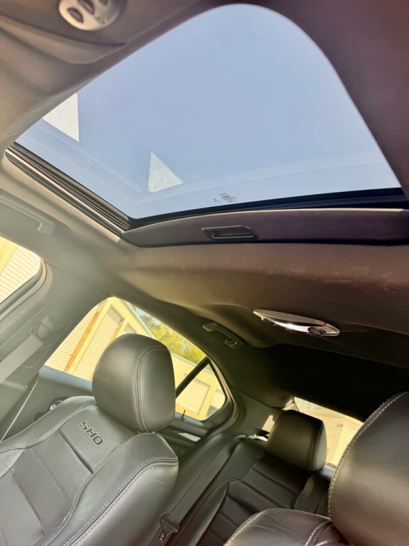 2015 Ford Taurus Image 16