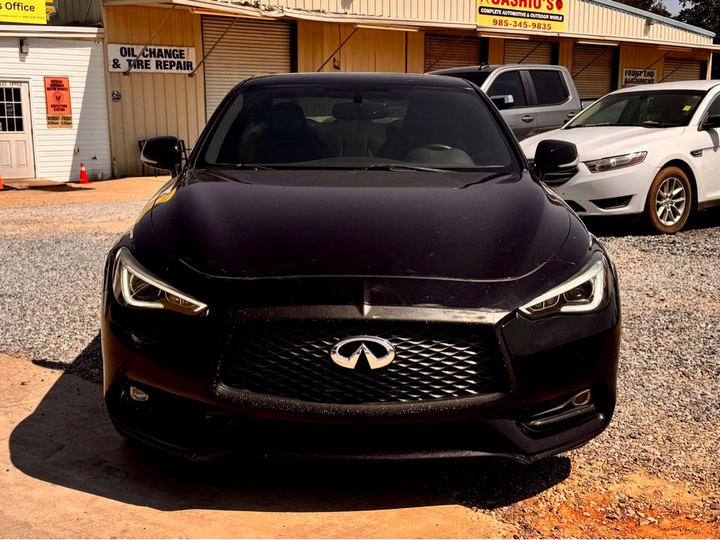 2017 INFINITI Q60 Image 2
