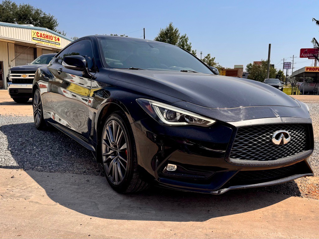 2017 INFINITI Q60 Image 3