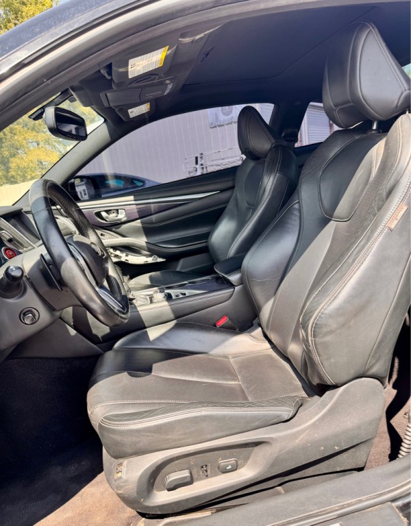2017 INFINITI Q60 Image 11