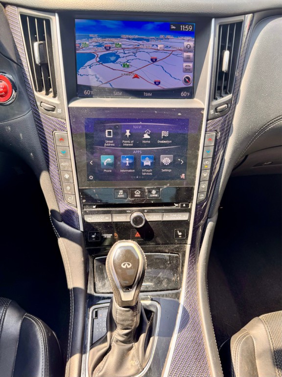 2017 INFINITI Q60 Image 16