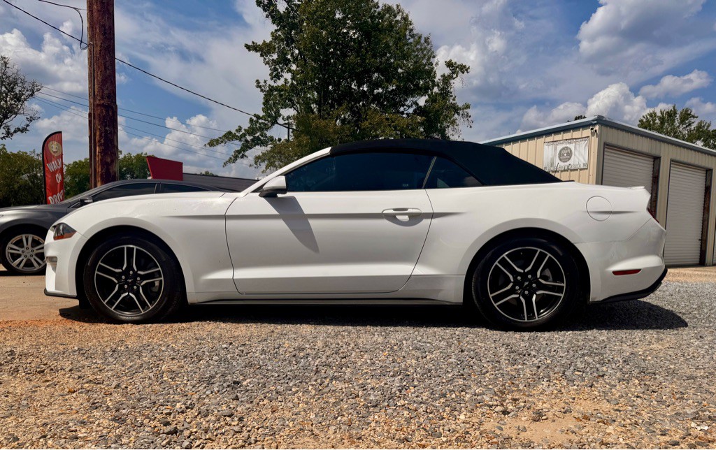 2018 Ford Mustang Image 8