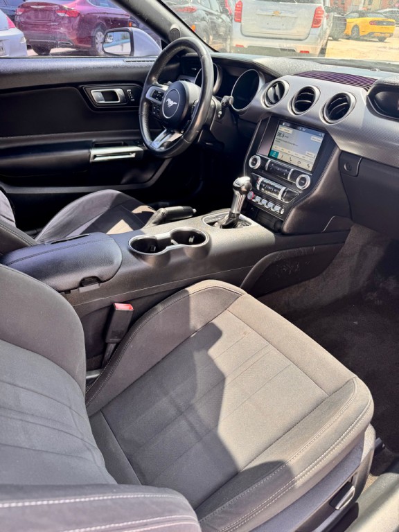 2018 Ford Mustang Image 12